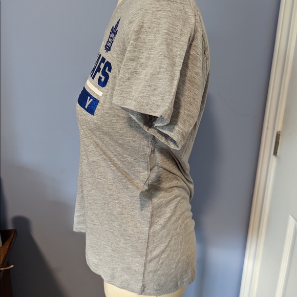 NWT grey Toronto Maple Leafs fitted tee with blue glitter hockey season tshirt - Picture 2 of 5